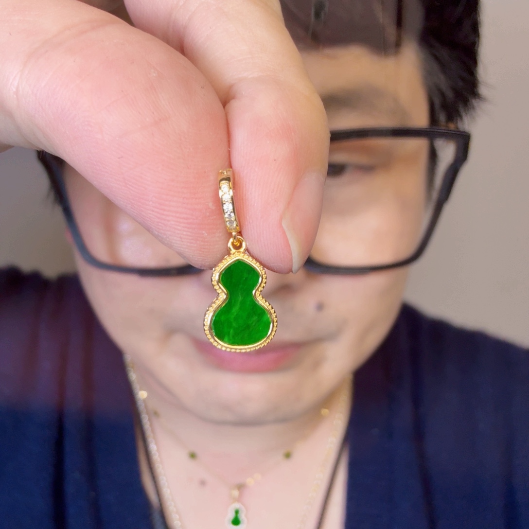 颈饰未镶嵌翡翠一件