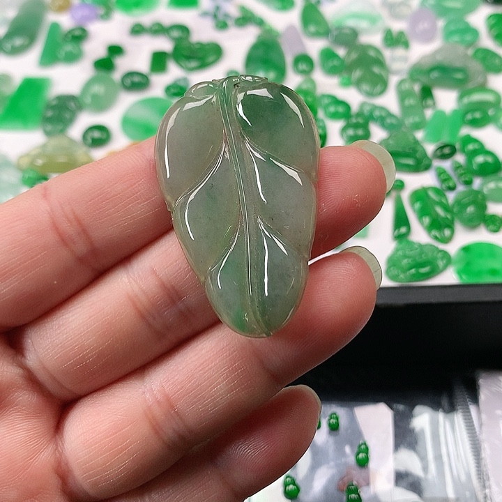 翡翠颈饰未镶嵌翡翠