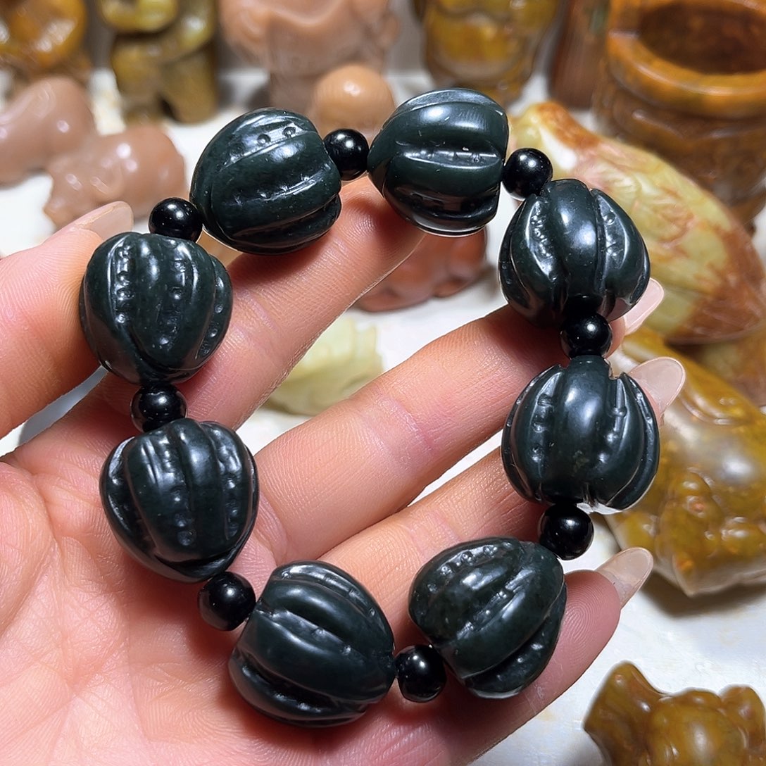 白玉菩提吊坠白玉菩提吊坠