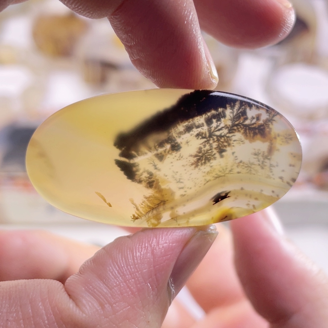 玛瑙/玉髓未镶嵌珠宝奇石