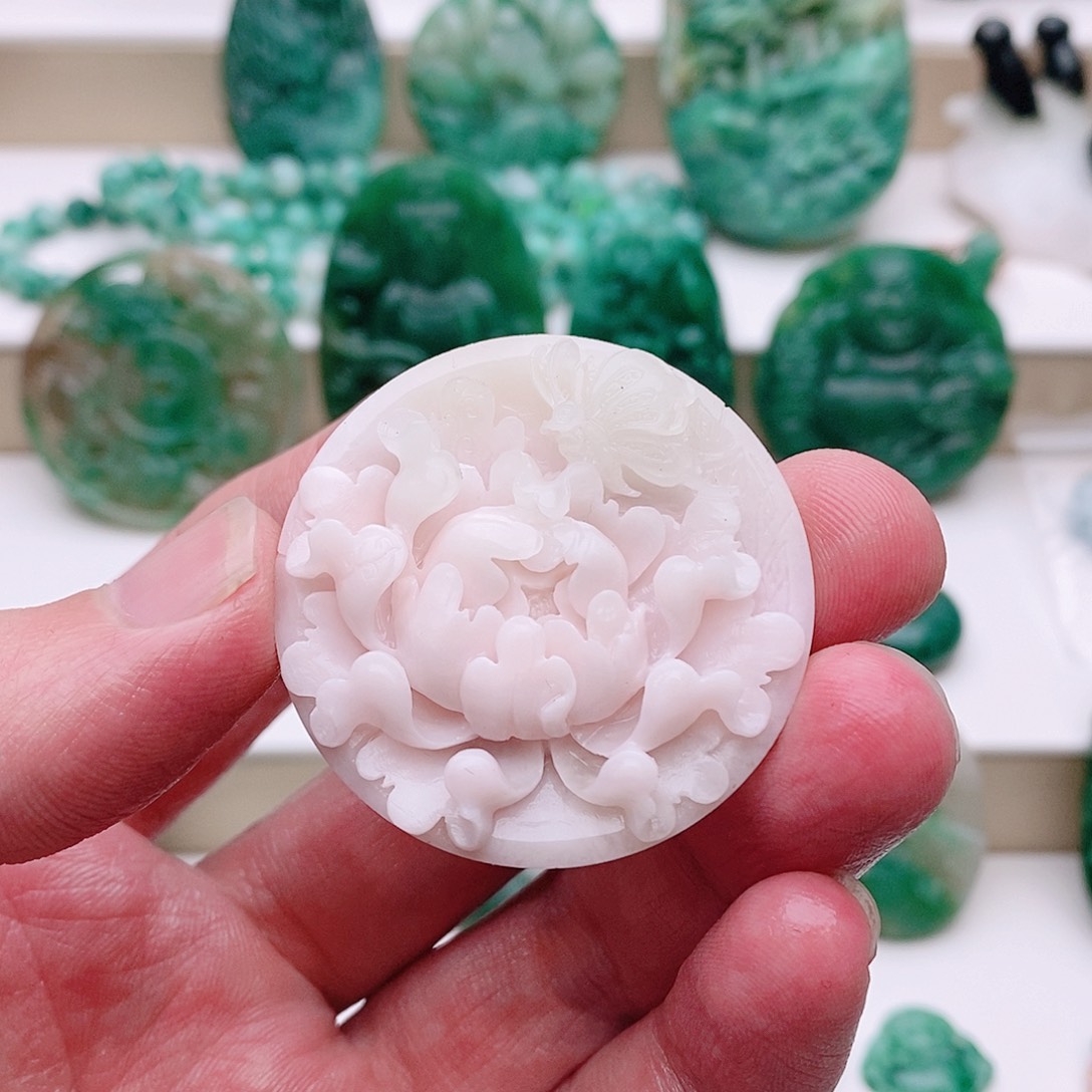 宿***运独山玉未镶嵌吊坠