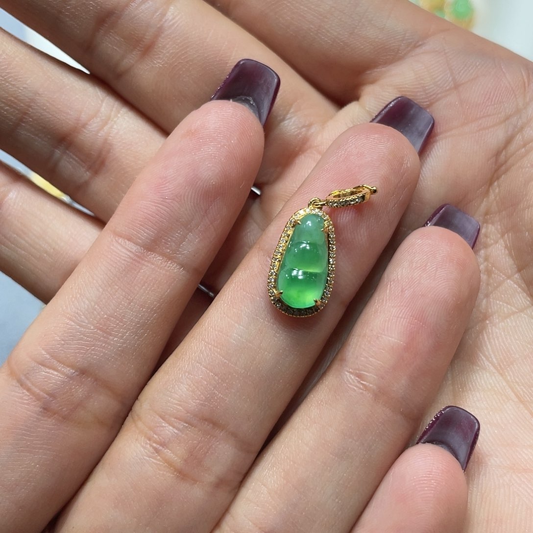 翡翠18K金镶嵌吊坠(不含链)遥**…