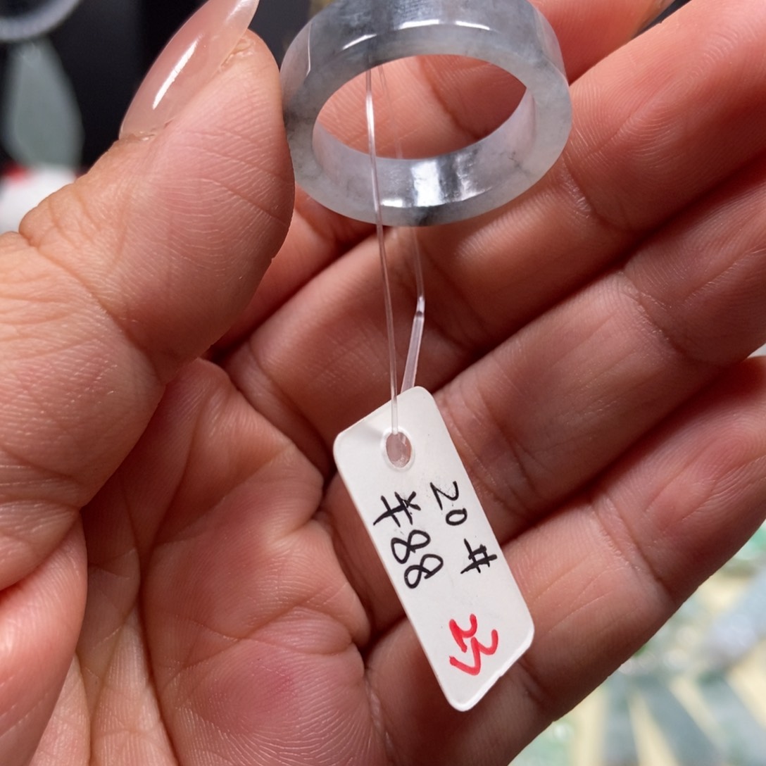 翡翠戒指未镶嵌翡翠