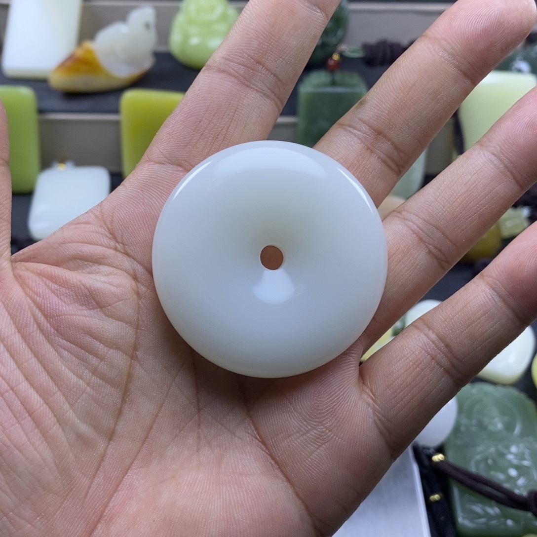 和田玉未镶嵌颈饰苍