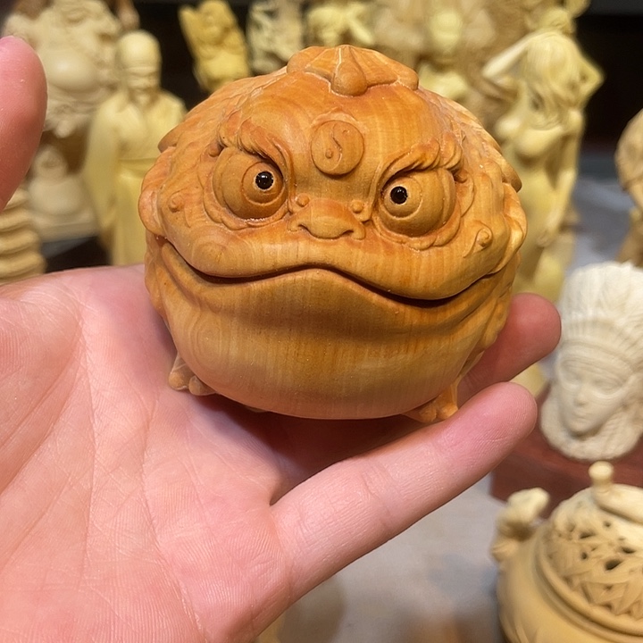 黄杨木大号三足金蟾