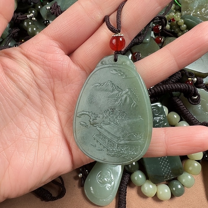 和田玉颈饰未镶嵌