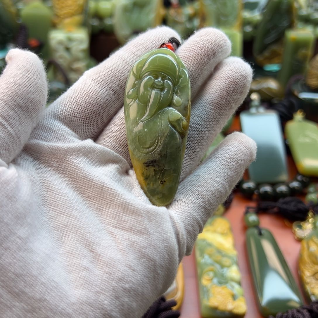 岫岩河磨玉（透闪石质玉）未镶嵌颈饰