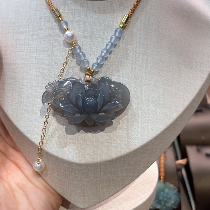 蛇纹石玉吊坠(赠链)未镶嵌