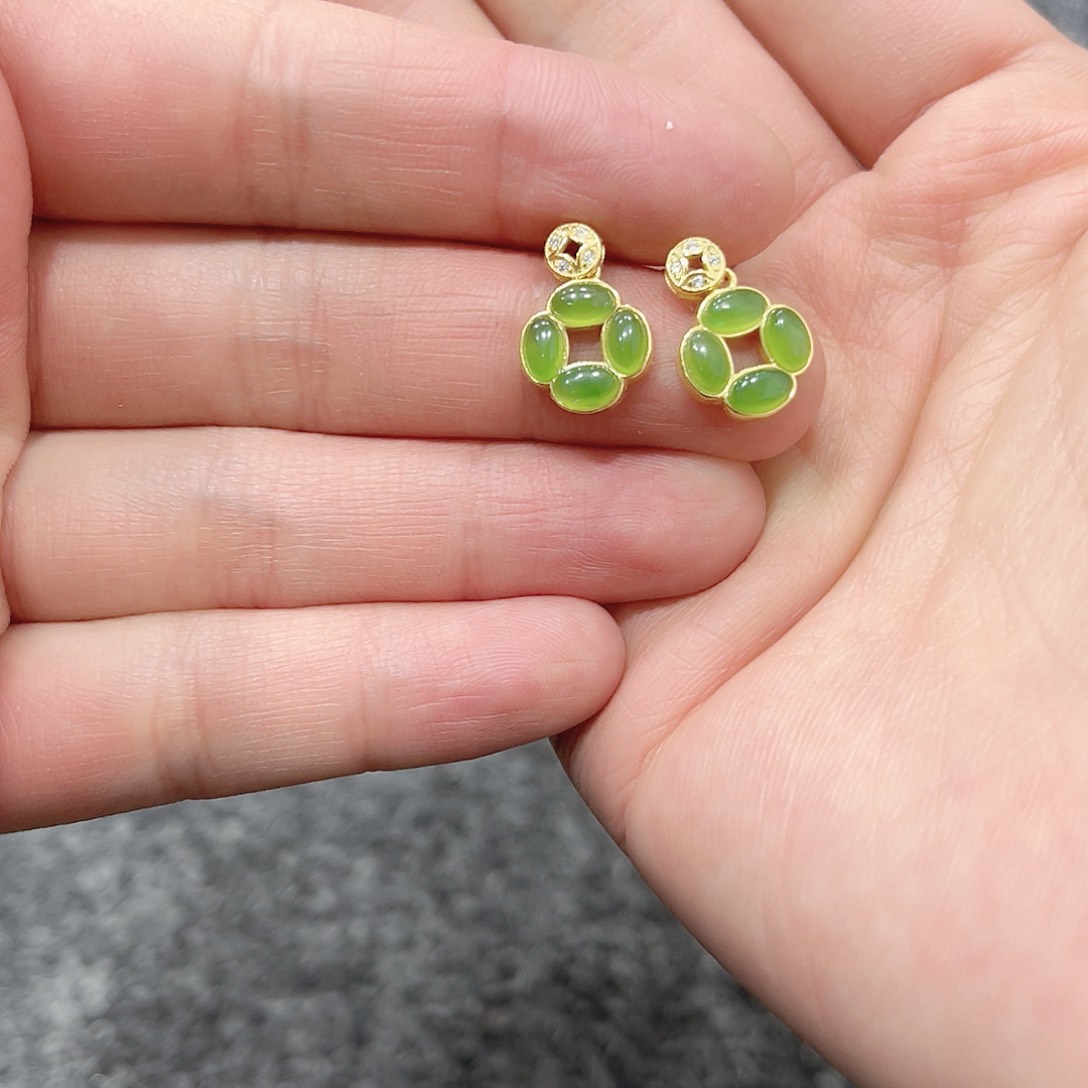 和田玉耳坠。k k银S925镶嵌