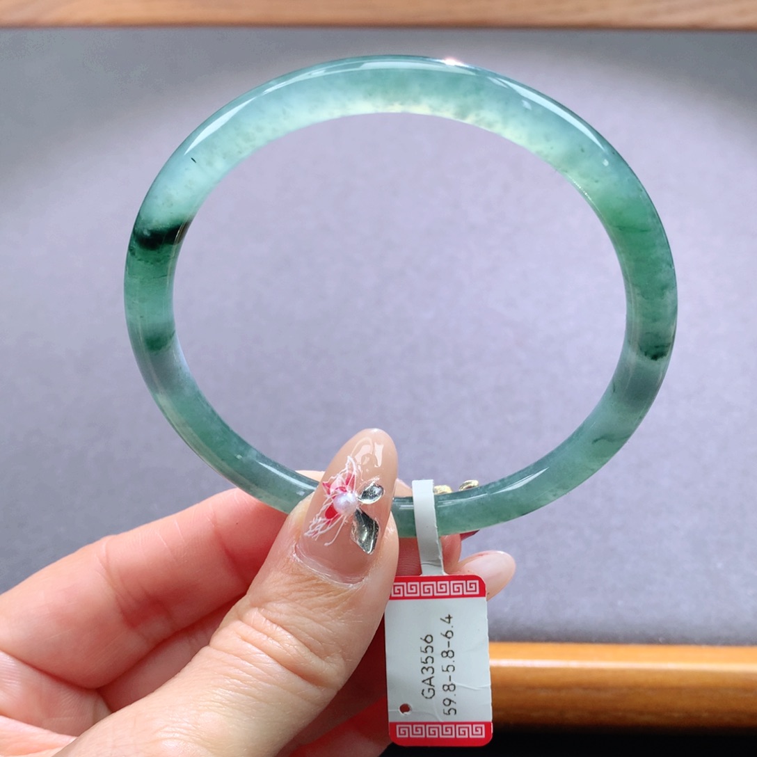 翡翠手镯未镶嵌天然翡翠手镯叮当镯