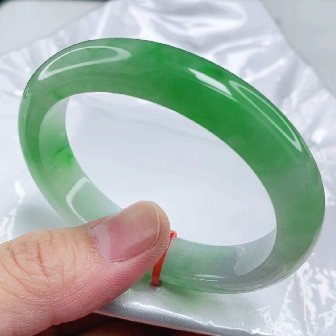 未镶嵌手镯翡翠51.8圈口贵妃毕业