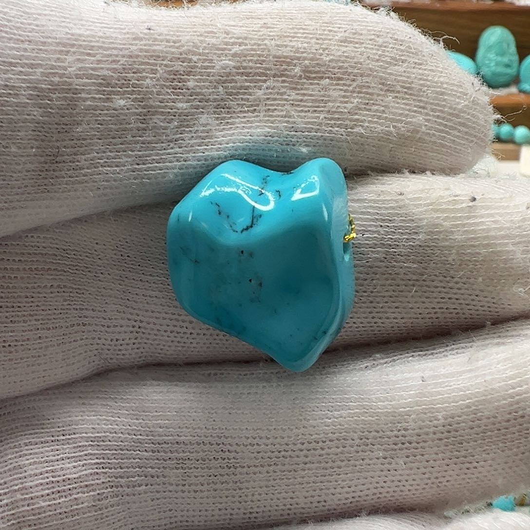 绿松石随形未镶嵌