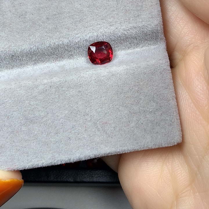 尖晶石裸石红色尖晶石