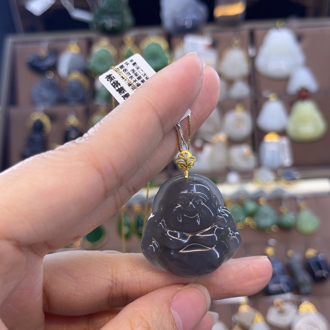 和田玉吊坠18K金镶嵌