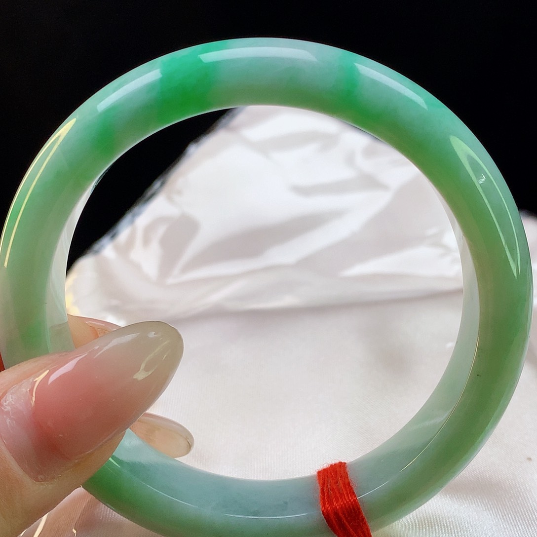 翡翠手镯未镶嵌天然翡翠5230