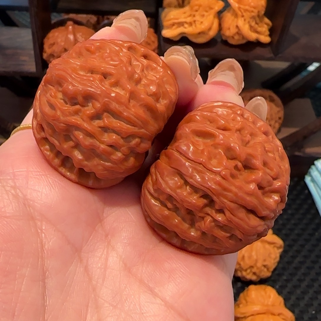 桃核吊坠白狮子38精品1086