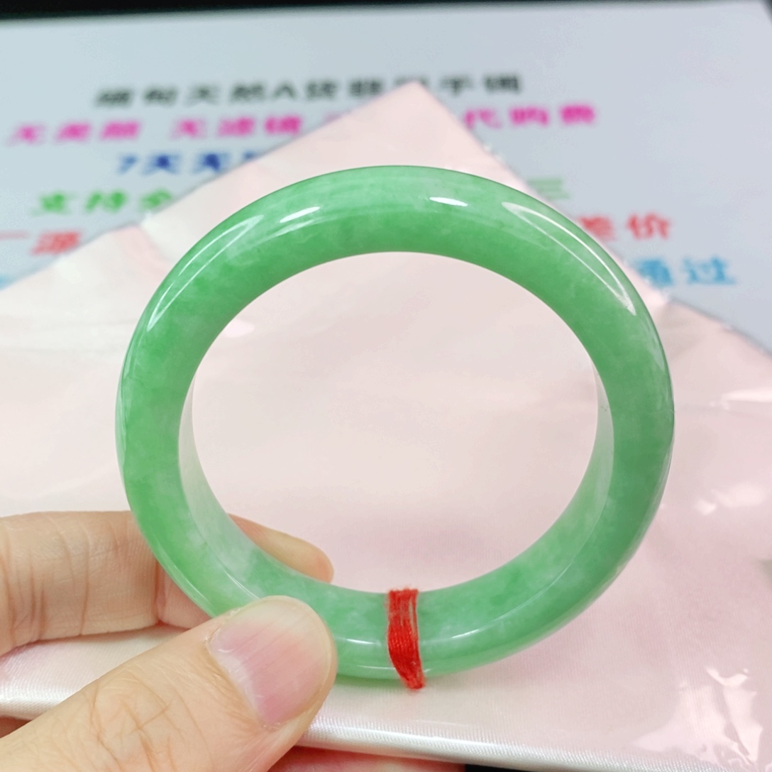 翡翠手镯未镶嵌麦****）50.6圈口正圈