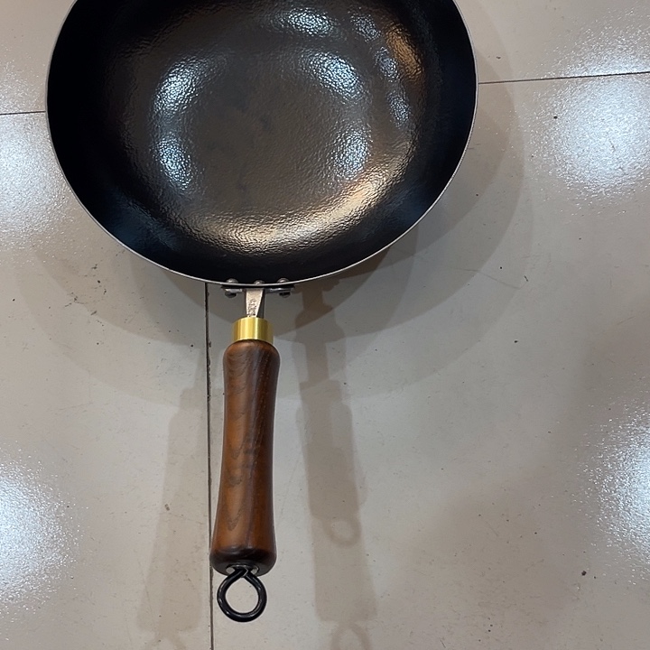 熟铁32圆底炒锅微瑕特价不退换