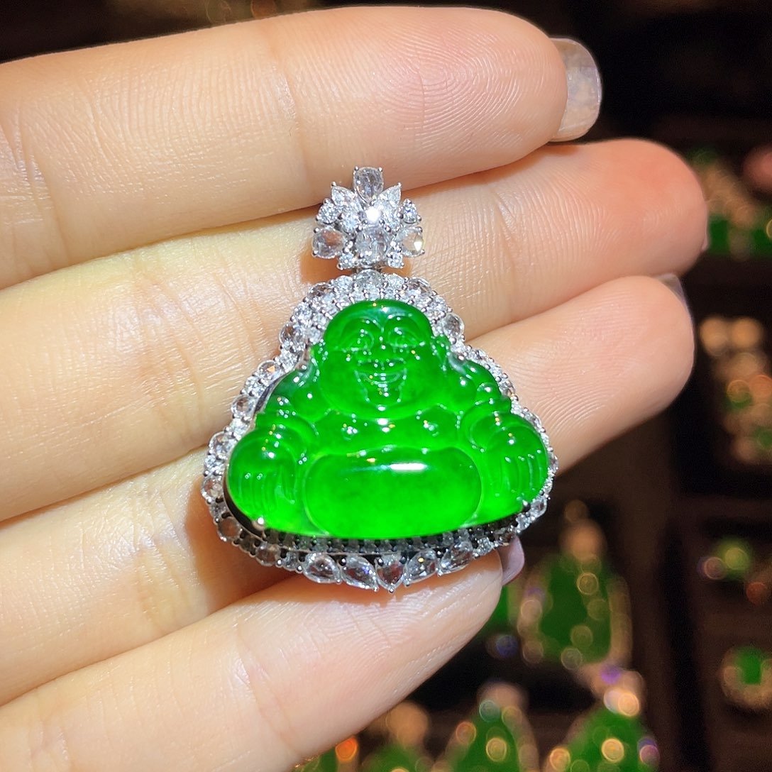 翡翠颈饰18K金镶嵌佛公挂坠