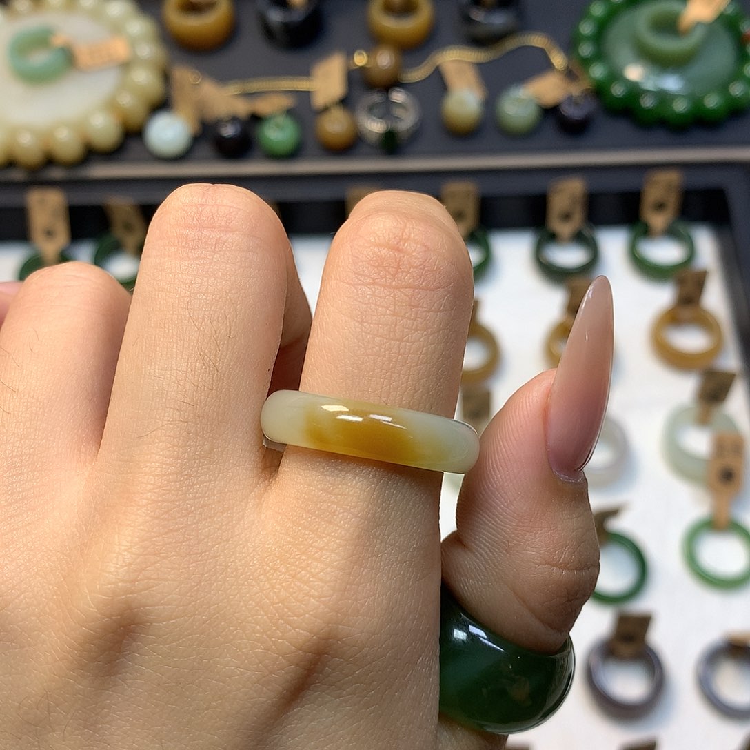 和田玉戒指未镶嵌