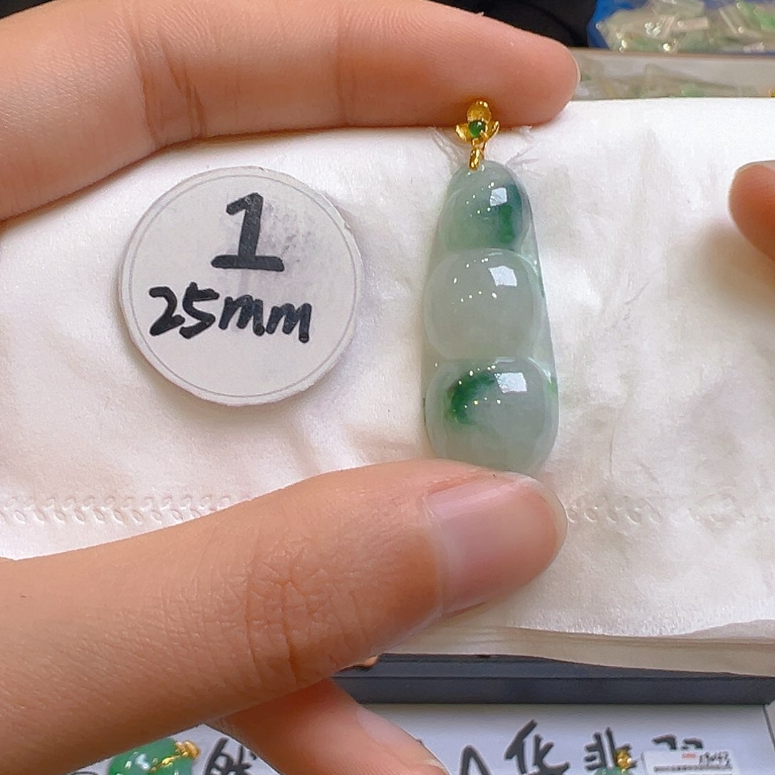 翡翠颈饰18K金镶嵌翡翠