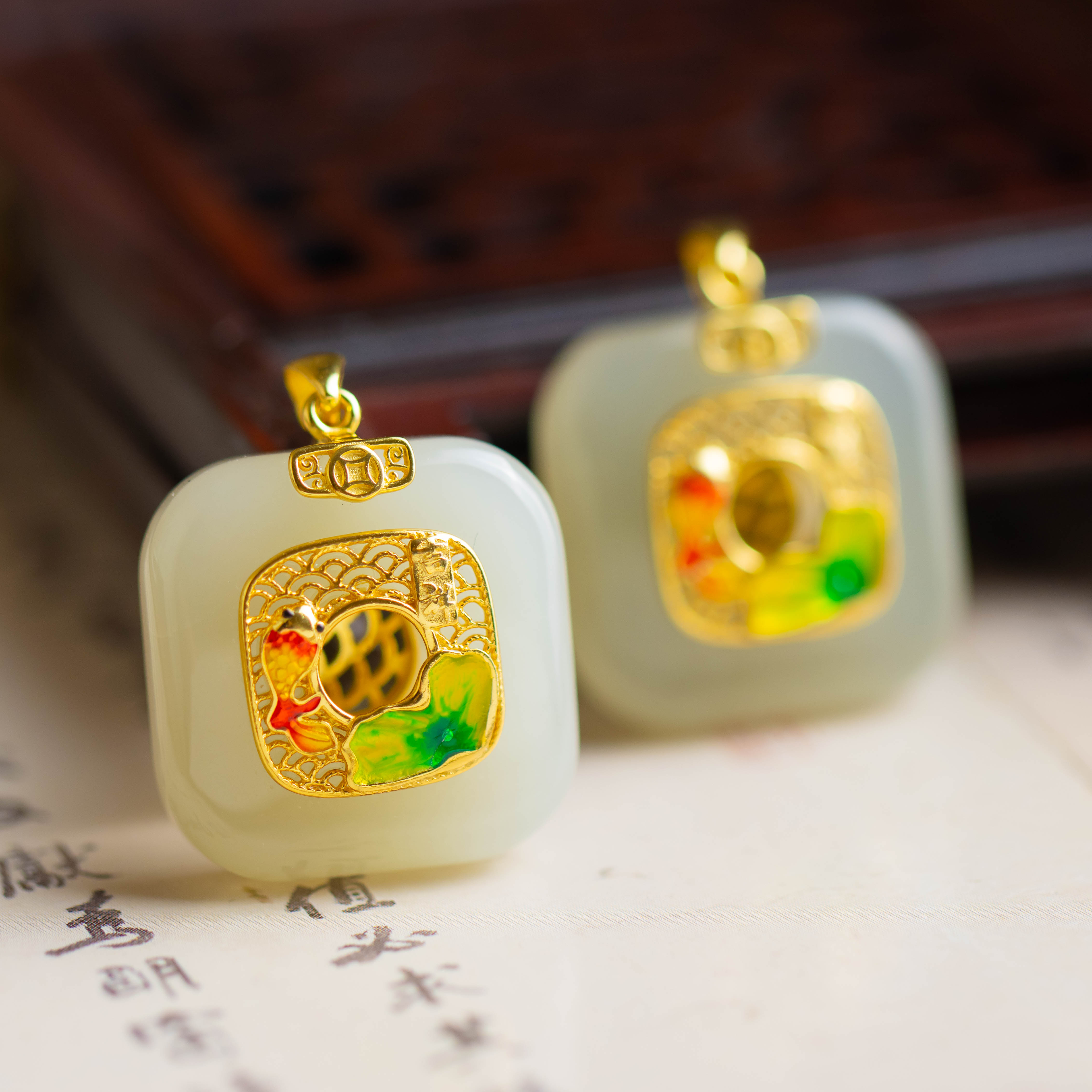 S925银镀金和田玉方形铜钱吊坠不含链（多样性发货发其一）