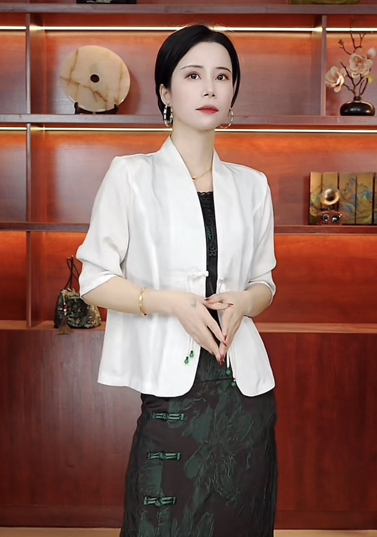 新中式V领流苏盘扣防晒西装外套