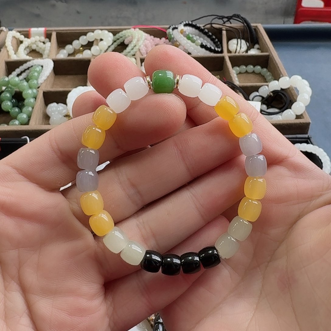 和田玉颈饰未镶嵌