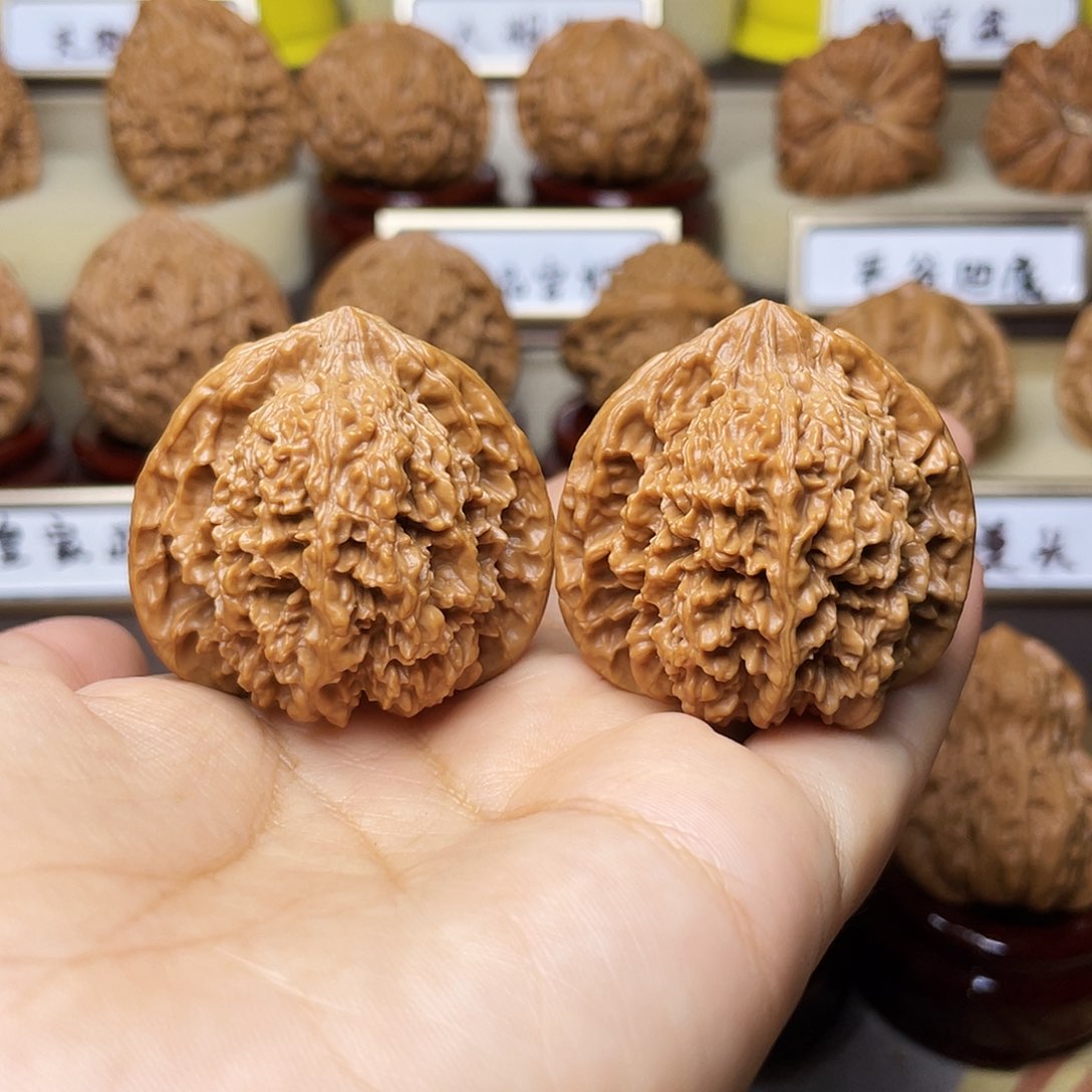 把件文玩核桃满天星39左右