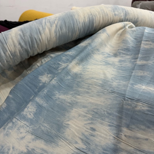 125  纯棉扎染轻薄牛仔面料3米价