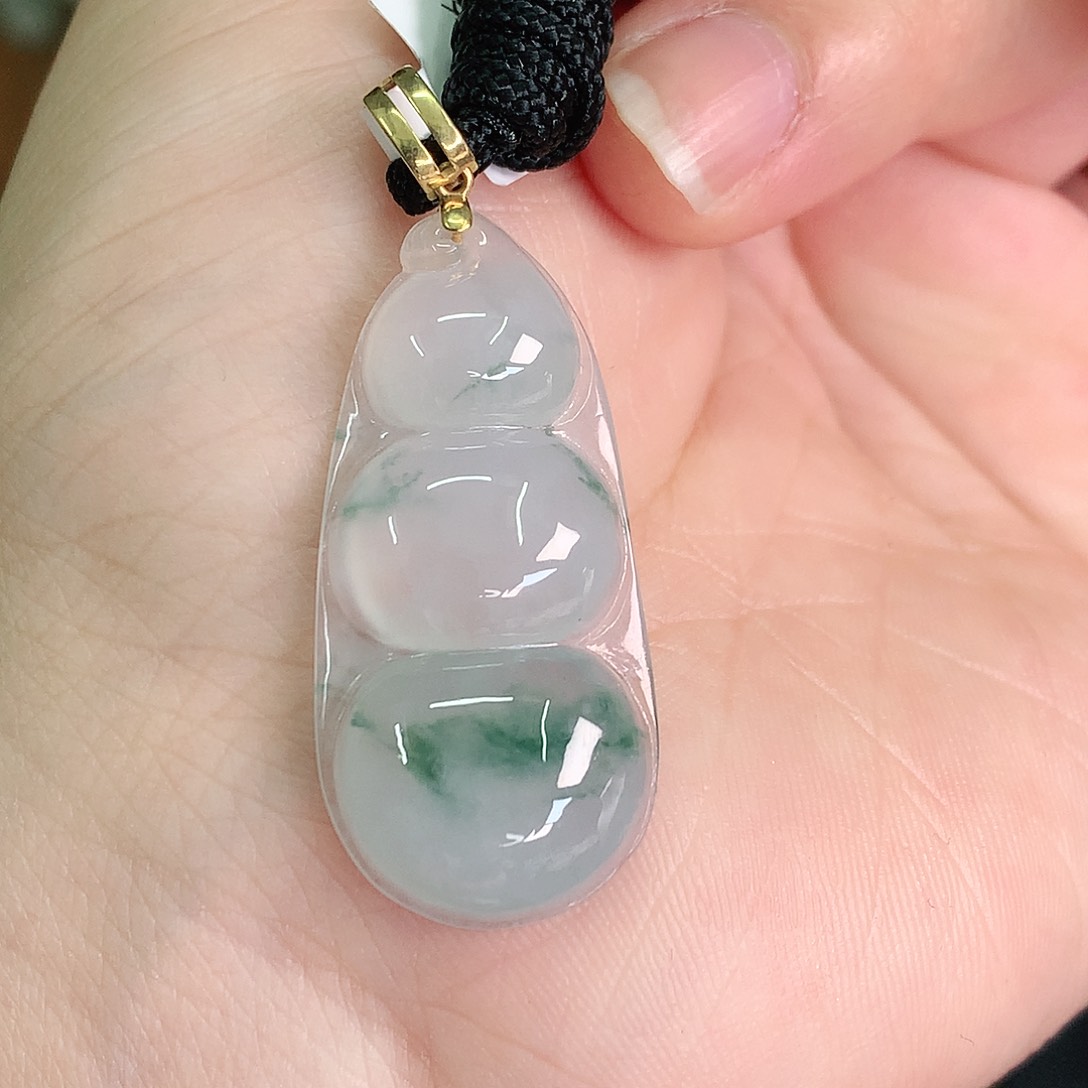 翡翠颈饰18K金镶嵌冰胶大飘绿豆子36*17*6