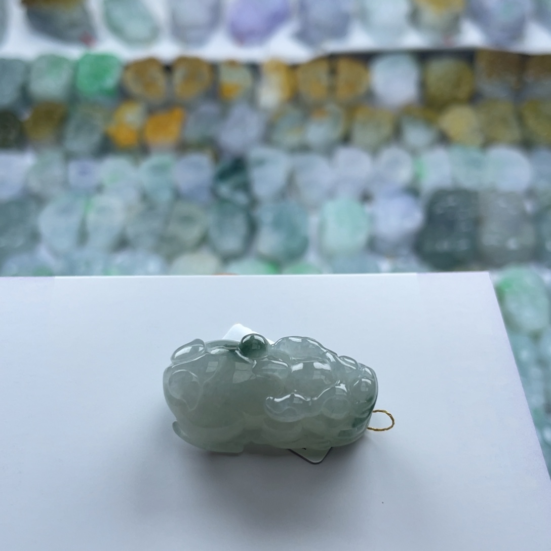 翡翠未镶嵌颈饰貔貅