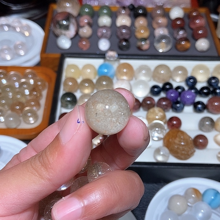 水晶单珠单珠单珠单珠未镶嵌