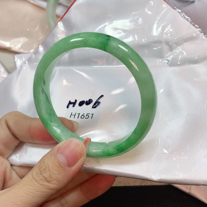 翡翠手镯未镶嵌以*安天然翡翠手镯55