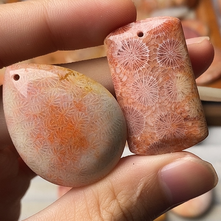 用***1硅化玉未镶嵌颈饰