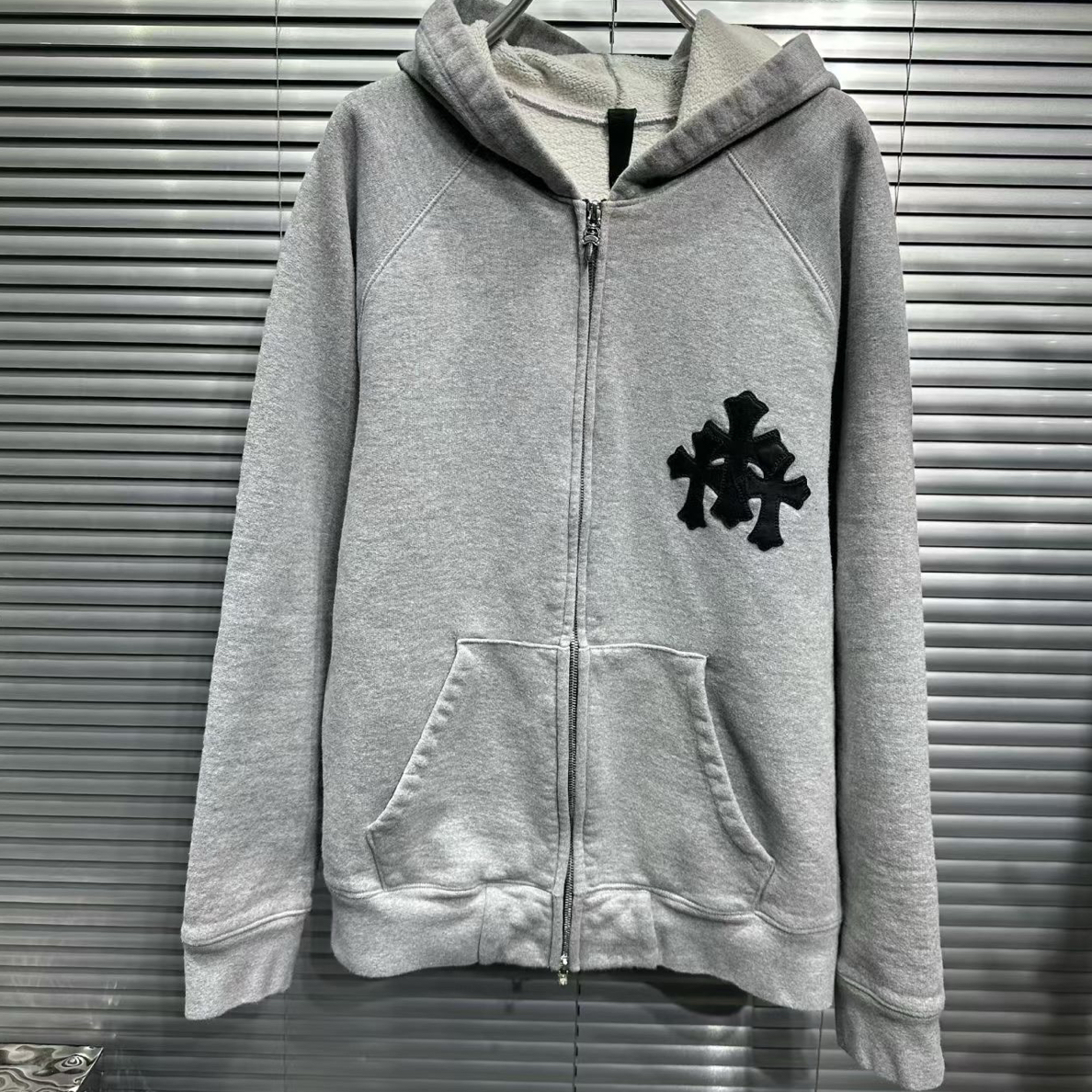 未使用 Chrome Hearts/克罗心 胸前三十字拼皮灰色拉链帽衫 L码