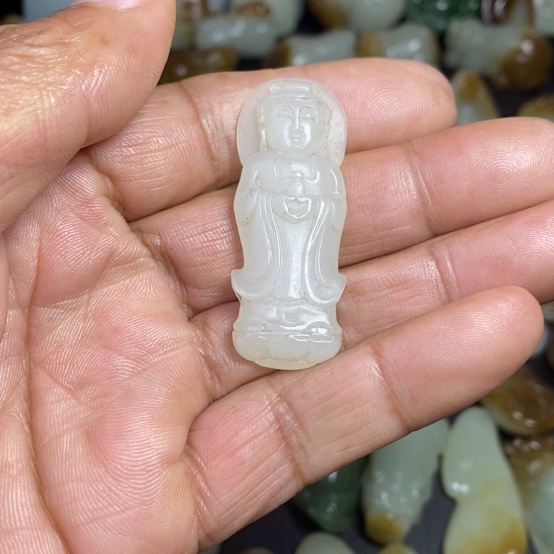 和田玉未镶嵌颈饰