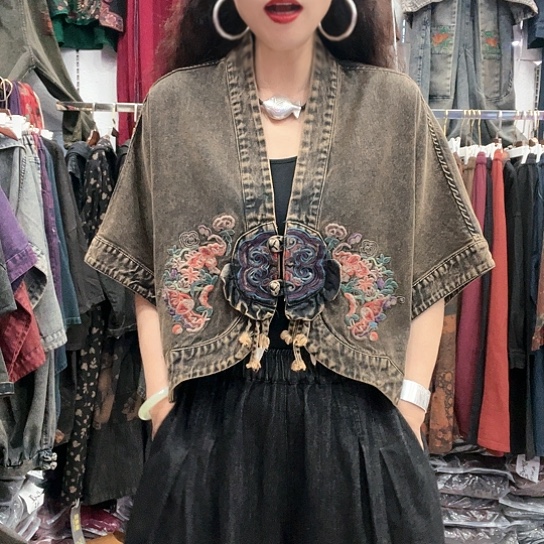 织绣招财猫炒色斗篷