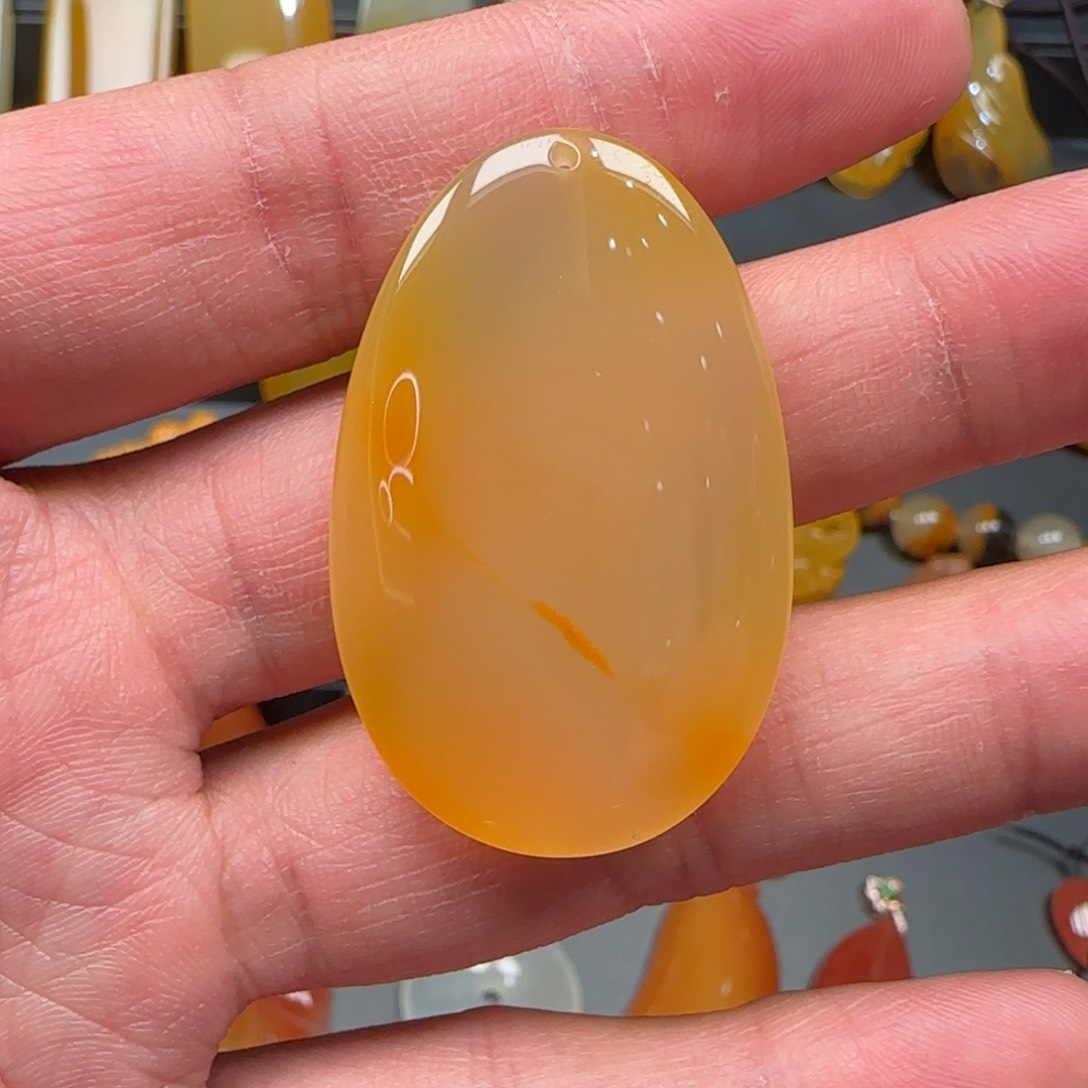 石英质玉（黄龙玉）吊坠(不含链)未镶嵌