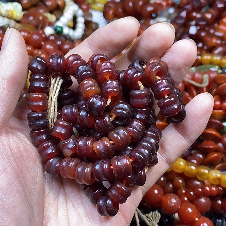 未镶嵌颈饰玛瑙/玉髓欭****?