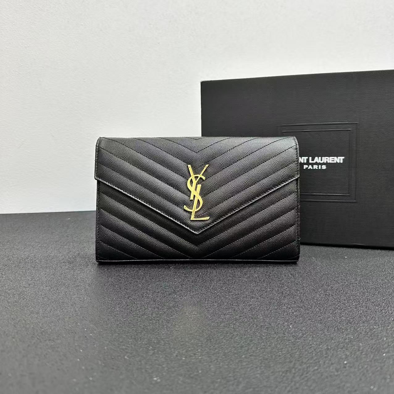 未使用 YSL/圣罗兰 壹所/YSL 信封 鱼子酱 中号 黑金 全新 双11*