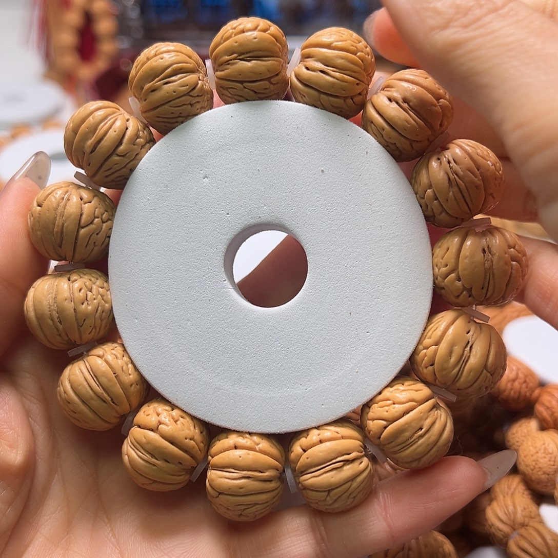 吊坠桃核白月光19