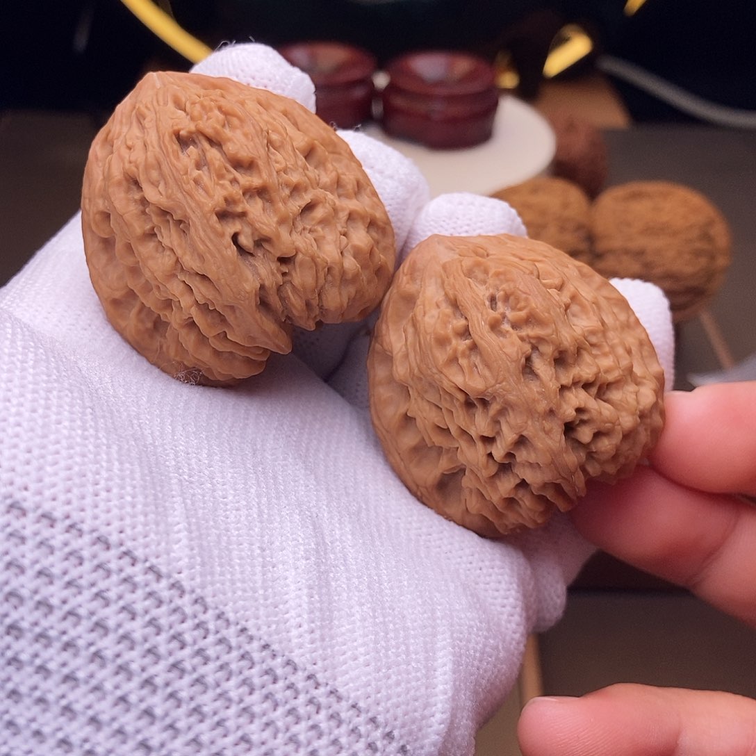 文玩核桃把件蒸蒸日上40.5.38.3.41.8.45.2克单克一样