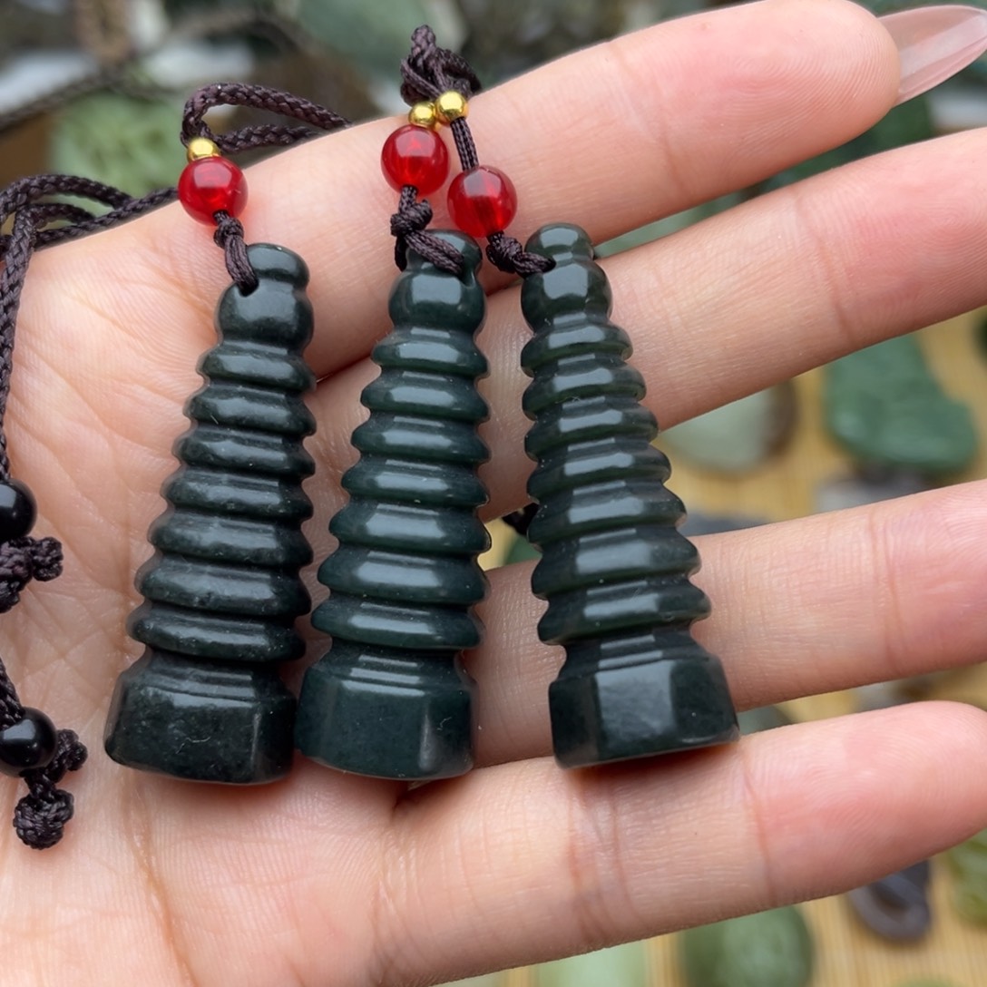 和田玉颈饰未镶嵌拍一发一