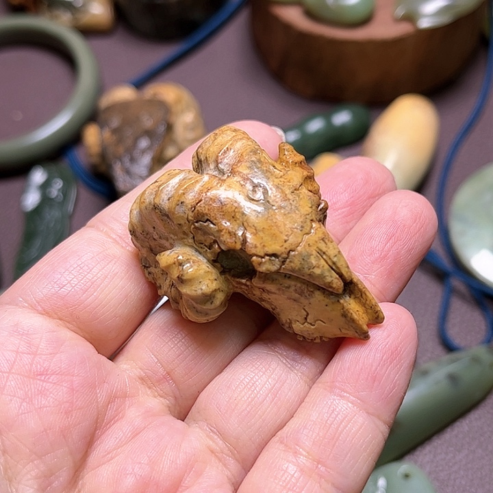 岫岩河磨玉（透闪石质玉）手绳未镶嵌熟***生