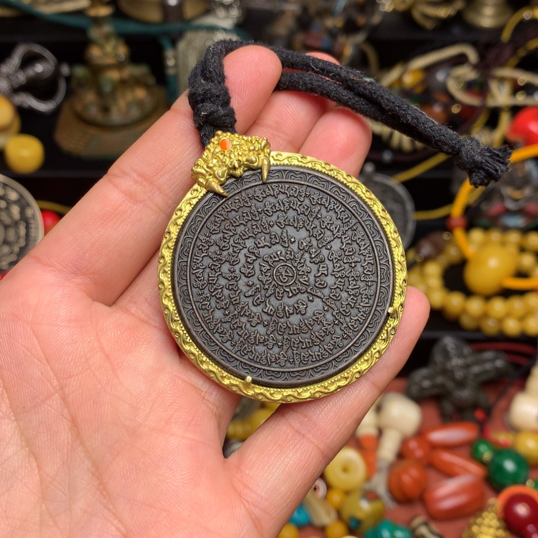 泥塑藏传文玩。小配饰。 