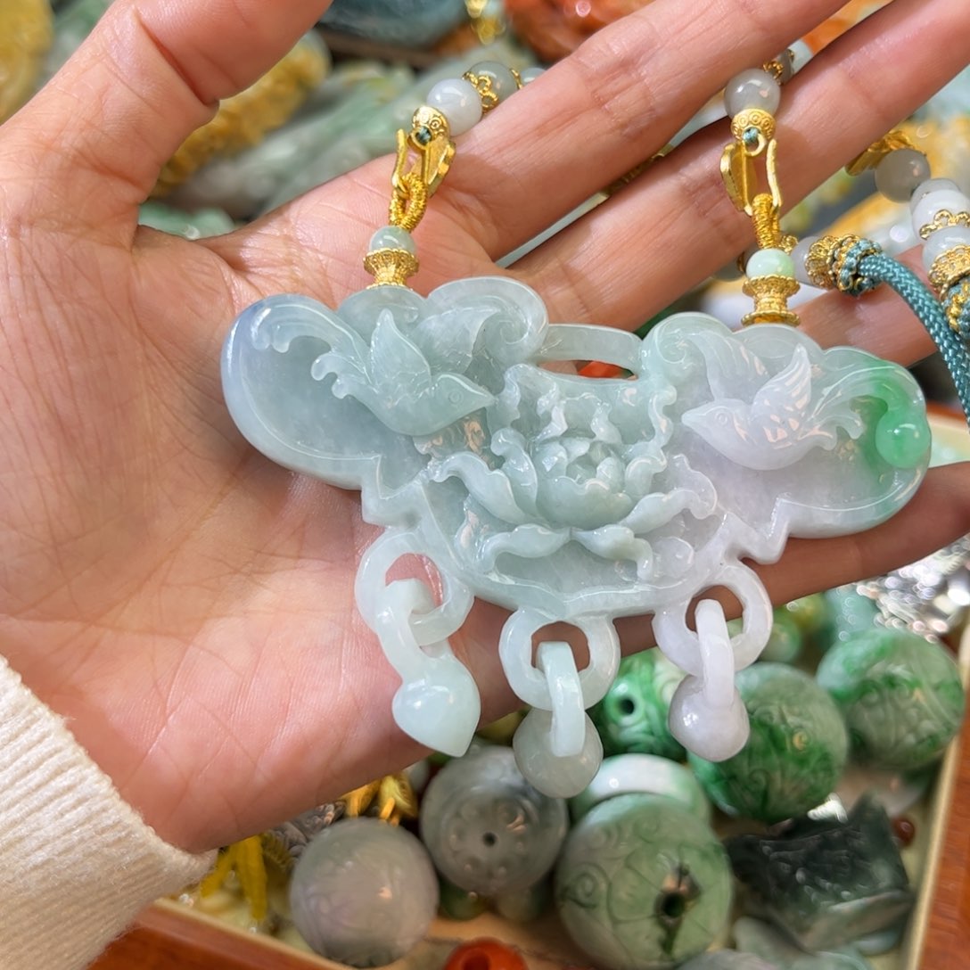 翡翠颈饰未镶嵌待编款