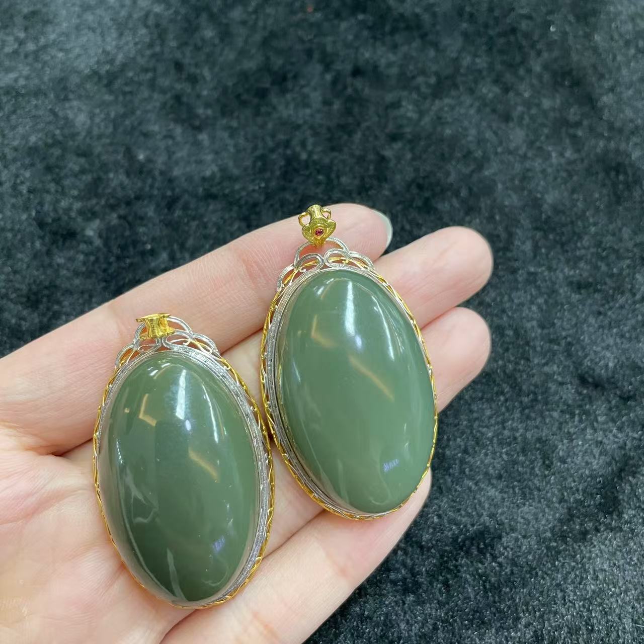 【玉经纶】-31331/HQ19-和田玉蛋面吊坠-多样性发其一36|22|12