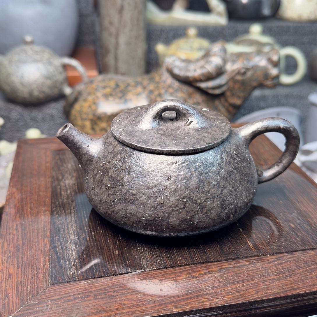 冰碛岩茶壶煮一图一