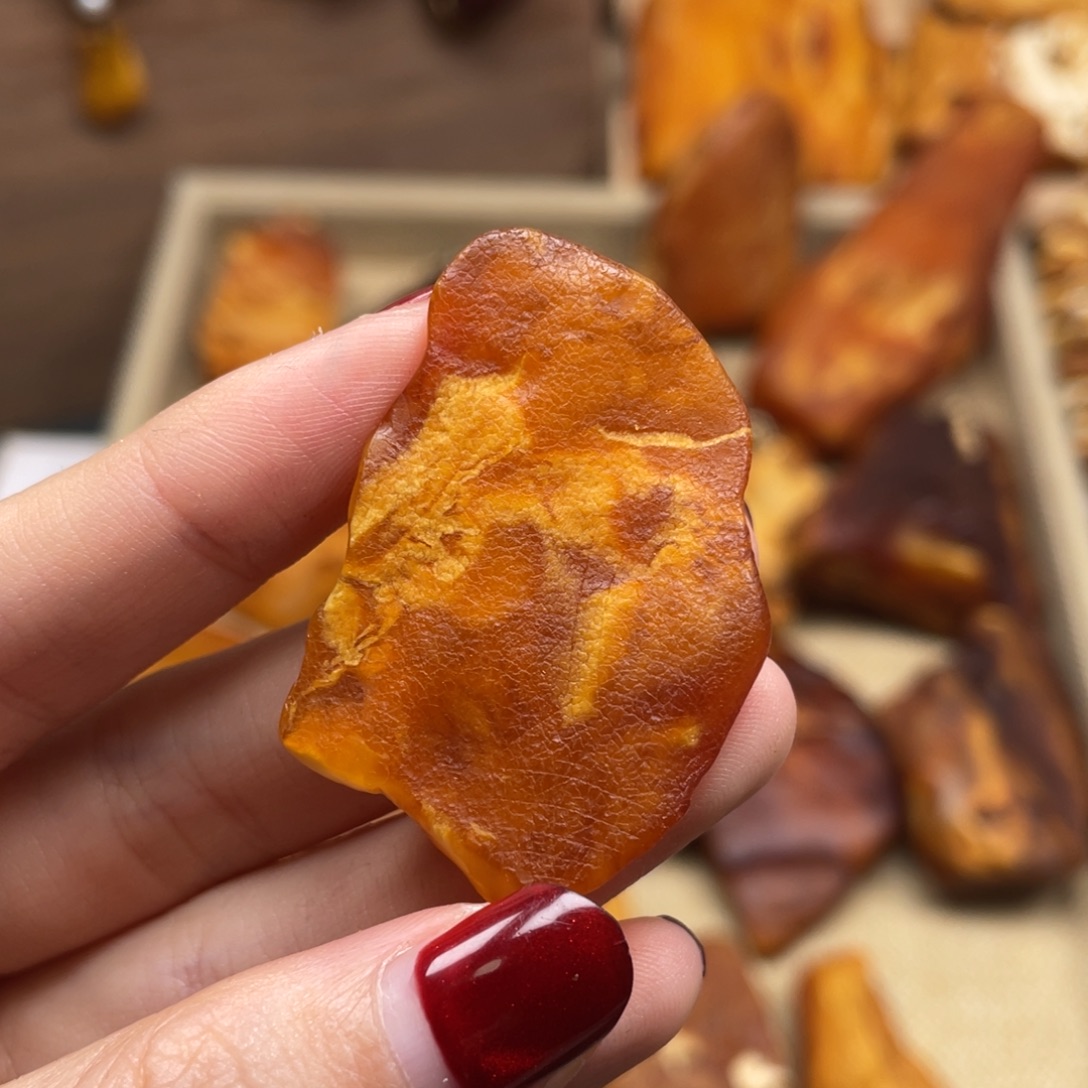 琥珀未镶嵌珠宝奇石